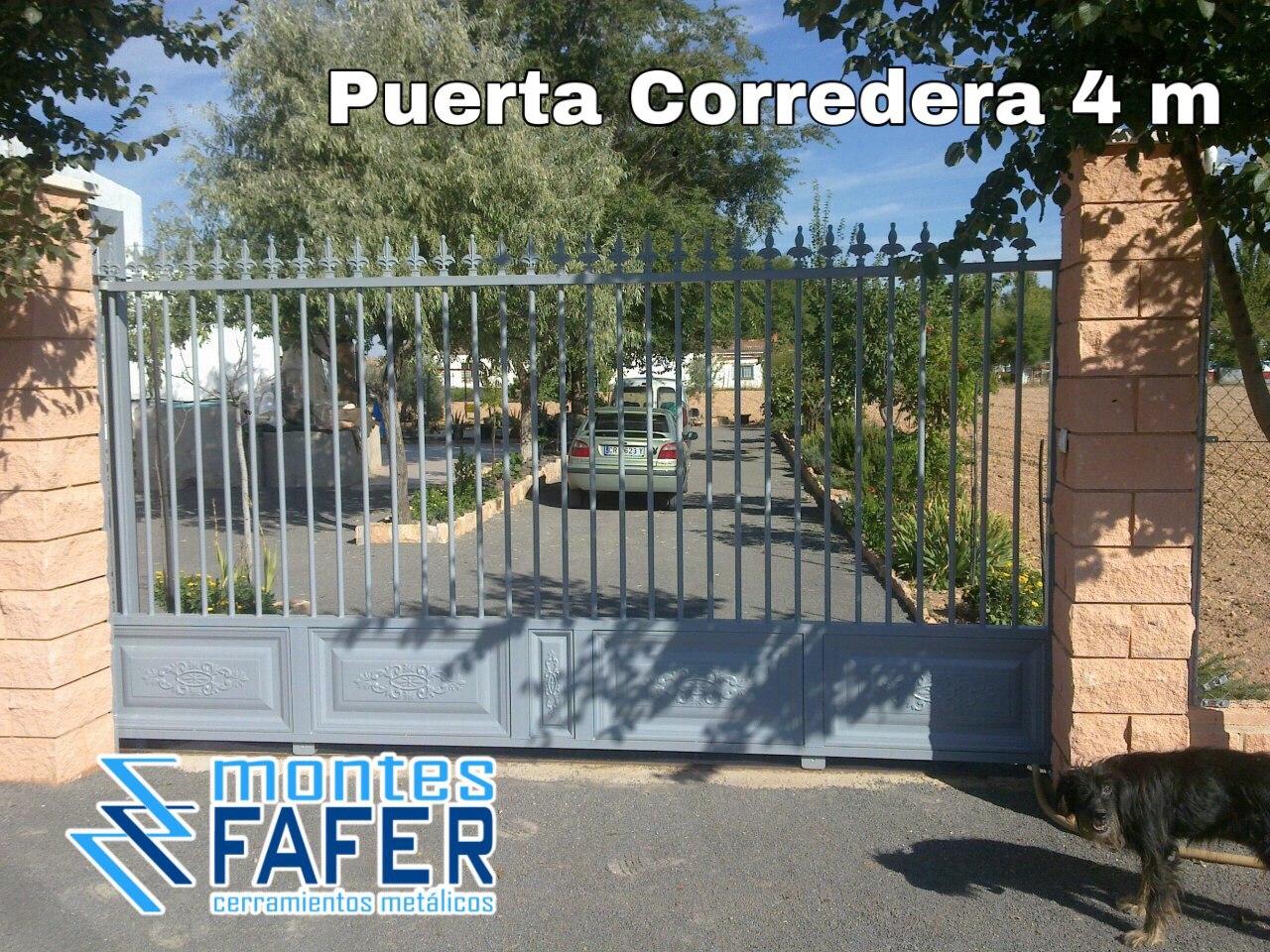 Puerta corredera de 4 metros pintada