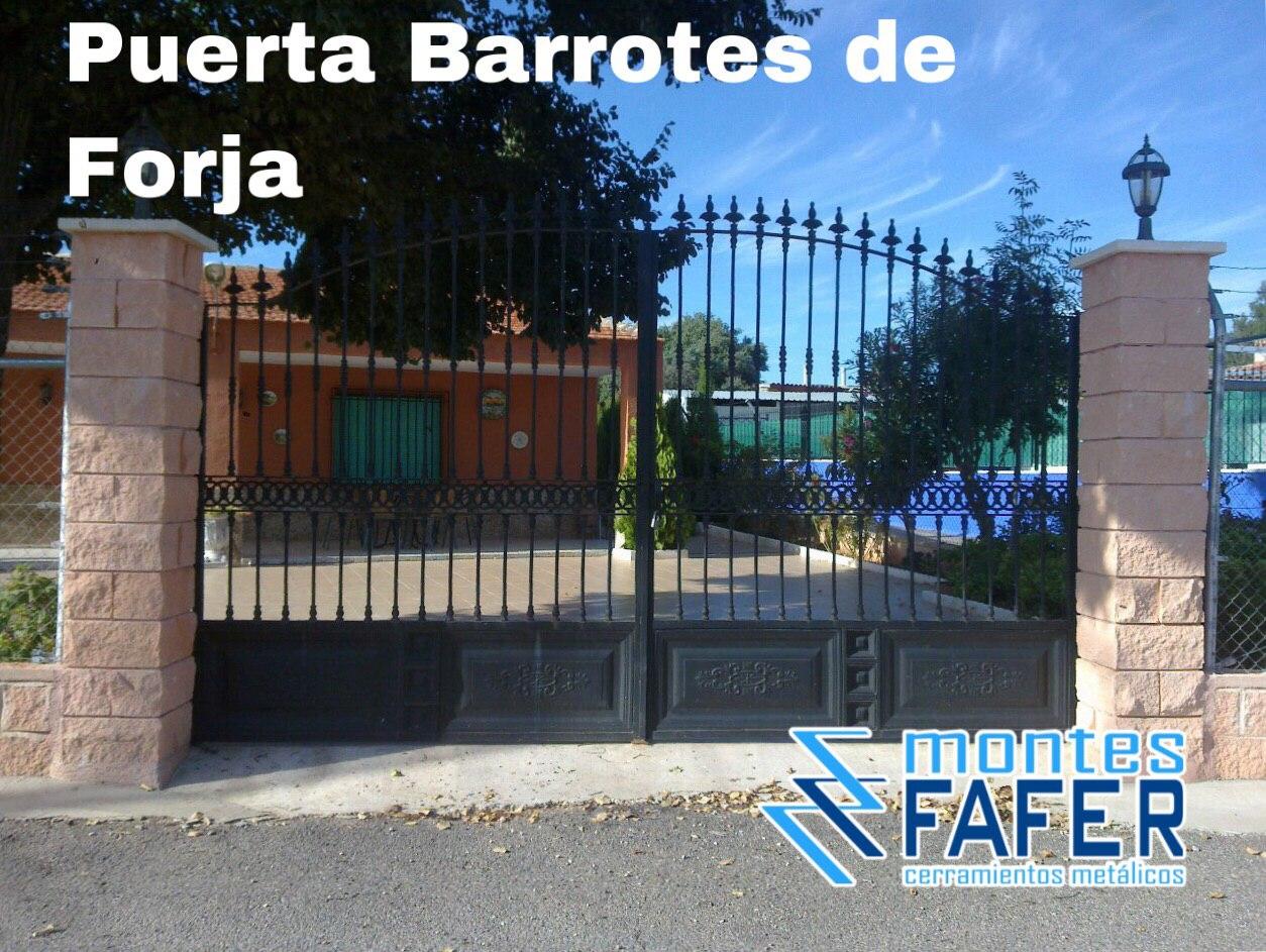 Puerta de 5.2 metros con barrotes de forja